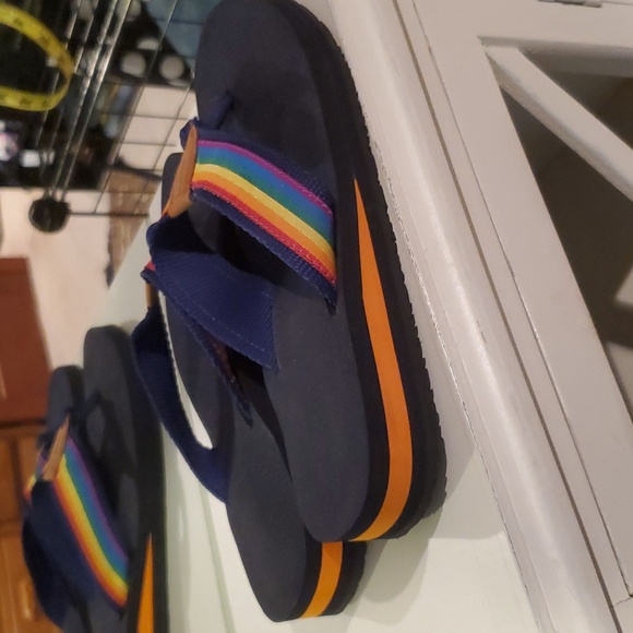 LL Bean Flip Flop sz 6 - Picture 5 of 7